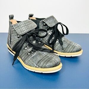 Adam Tucker by Me Too Athletic Hiker Boots Plaid Ajay Booties Size 6